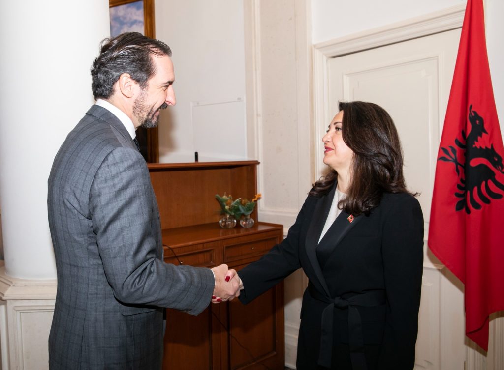 albania-republica-aniversario